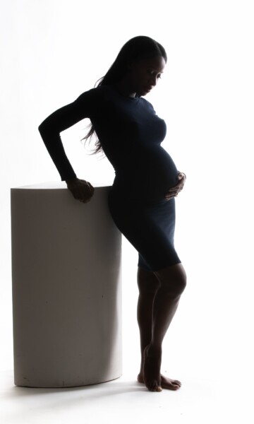 Maternity photography captures beautiful portraits of soon to be mothers. New York City maternity photographer, Zion Yoni Levy, specializes in capturing these moments in timeless maternal photography. Maternity photoshoots capture the beauty and strength of motherhood. photography expertise extends to newborn photography and family portraits as well.
A key to stunning maternity portraits is having the best lighting, angles, and comfortable, flattering wardrobe. We have many photogenic maternity gowns and wardrobe options in the studio, but invite you to bring your own options as well! Maternity Photography Tal Studio NYC