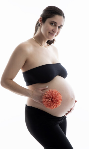 Maternity photography captures beautiful portraits of soon to be mothers. New York City maternity photographer, Zion Yoni Levy, specializes in capturing these moments in timeless maternal photography. Maternity photoshoots capture the beauty and strength of motherhood. photography expertise extends to newborn photography and family portraits as well.
A key to stunning maternity portraits is having the best lighting, angles, and comfortable, flattering wardrobe. We have many photogenic maternity gowns and wardrobe options in the studio, but invite you to bring your own options as well! Maternity Photography Tal Studio NYC