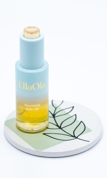 Professional product photography is essential when your customers cannot see your merchandise face-to-face or physically hold the product in their hands. A combination of photographic expertise and professional-grade equipment can make all the difference in the image you portray. We're here to help you get the professional shots you need at a reasonable rate! We offer flat white and reflective white backgrounds that make your products stand out.
Clients may submit styling guides and inspiration photos as guidance for our photographers. Photos will be submitted for approval and a limited amount of reshoots may be requested at no additional cost.
Pricing is for single product shots of accessories or tabletop items only. Product Photography Tal Studio NYC